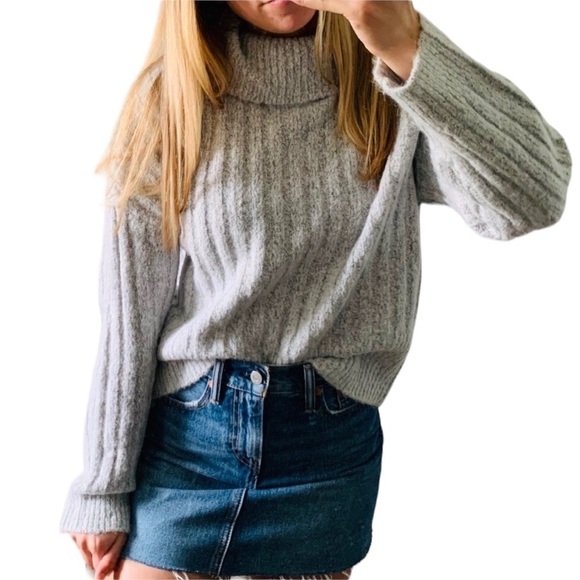 WILLIAM RAST Wool Blend Turtleneck Knit Sweater in Lt. Gray Size Large - Picture 1 of 8